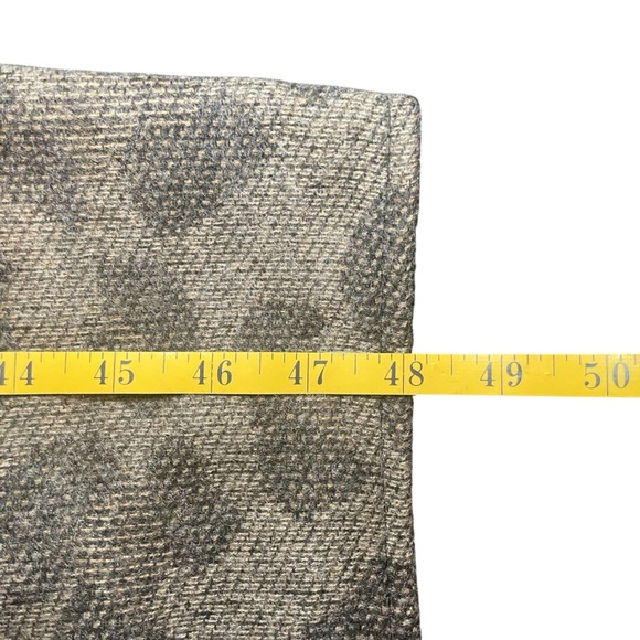 Woolrich One Size Women’s Gray Black Animal Print Shawl Poncho Fringed Soft Warm - Picture 6 of 9